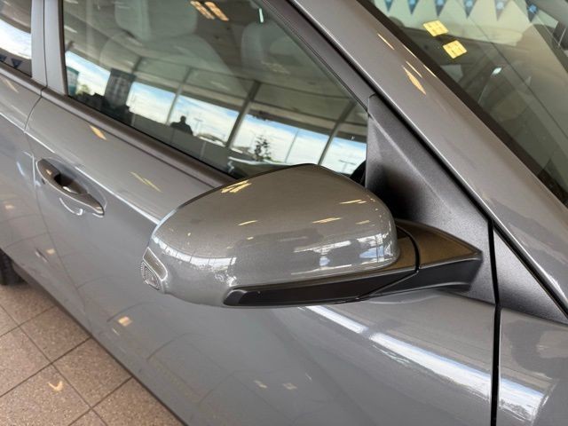 Hyundai Kona Electric Vehicle Full-screen Gallery Image 11