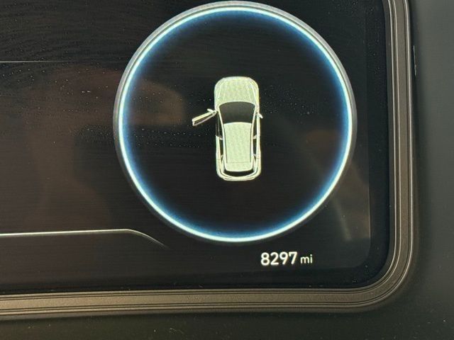 Hyundai Kona Electric Vehicle Full-screen Gallery Image 12