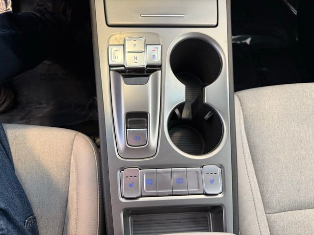 Hyundai Kona Electric Vehicle Full-screen Gallery Image 16