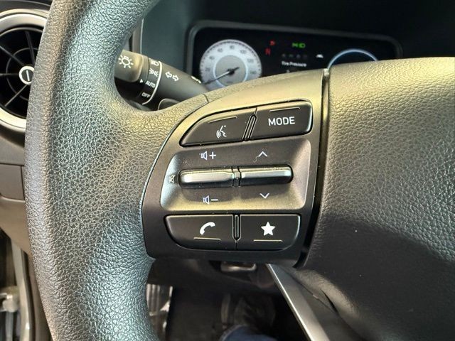 Hyundai Kona Electric Vehicle Full-screen Gallery Image 18