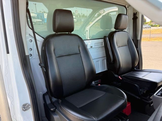 Ford Transit Chassis Vehicle Full-screen Gallery Image 23