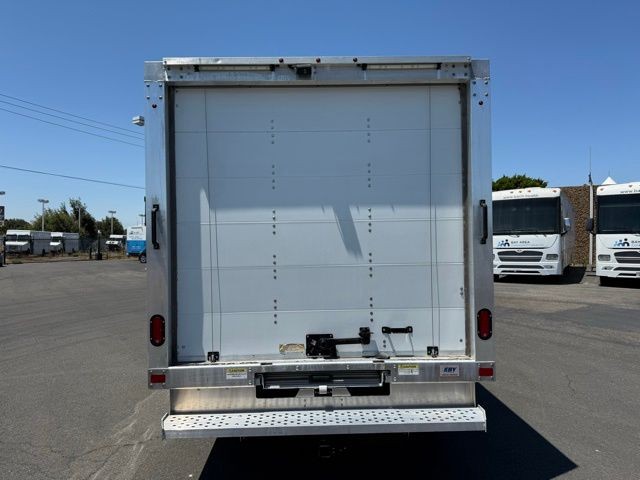 Ford Transit Chassis Vehicle Full-screen Gallery Image 04