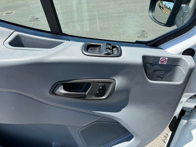 Ford Transit Chassis Vehicle Full-screen Gallery Image 20