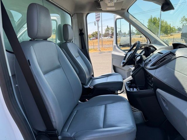 Ford Transit Chassis Vehicle Full-screen Gallery Image 23