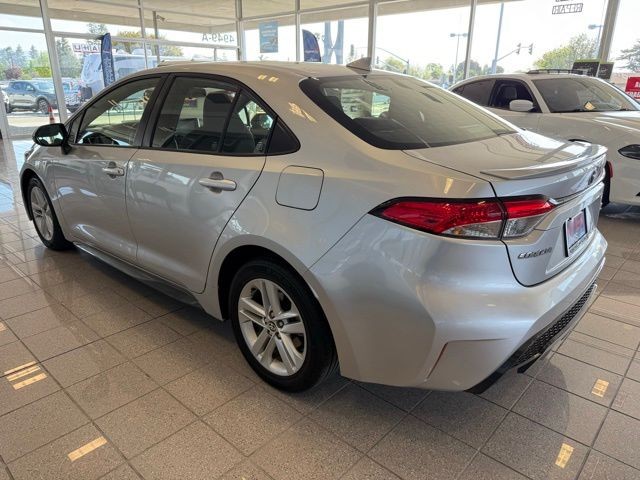 Toyota Corolla Vehicle Full-screen Gallery Image 05