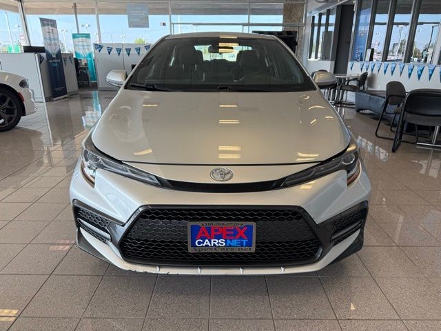 Toyota Corolla Vehicle Full-screen Gallery Image 07