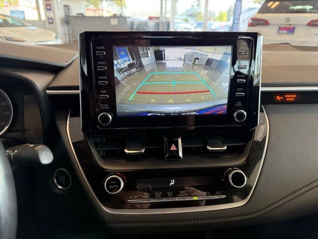 Toyota Corolla Vehicle Full-screen Gallery Image 15