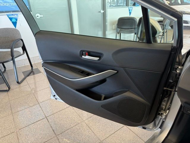 Toyota Corolla Vehicle Full-screen Gallery Image 20