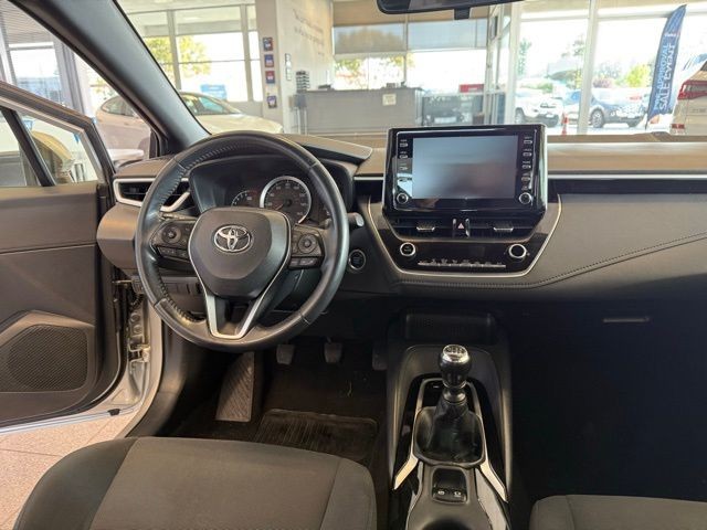 Toyota Corolla Vehicle Full-screen Gallery Image 24