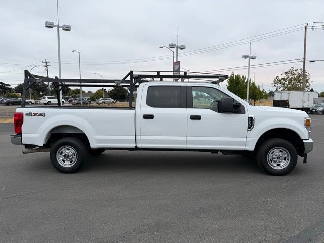 Ford Super Duty F-250 SRW Vehicle Full-screen Gallery Image 02