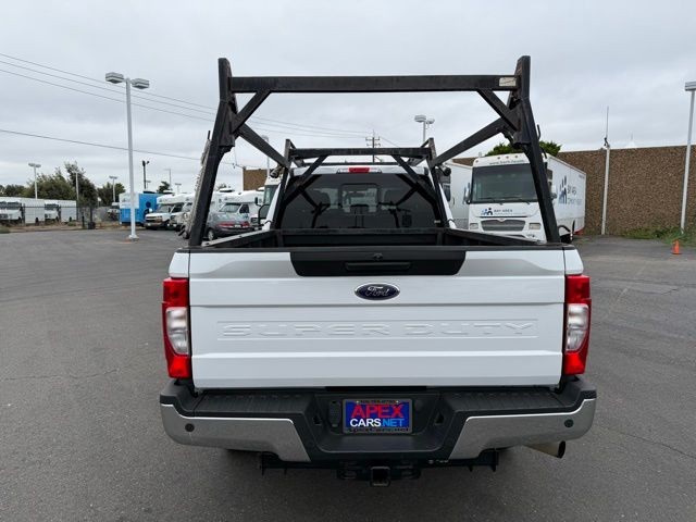 Ford Super Duty F-250 SRW Vehicle Full-screen Gallery Image 04