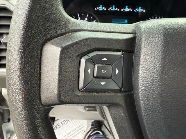 Ford Super Duty F-250 SRW Vehicle Full-screen Gallery Image 20