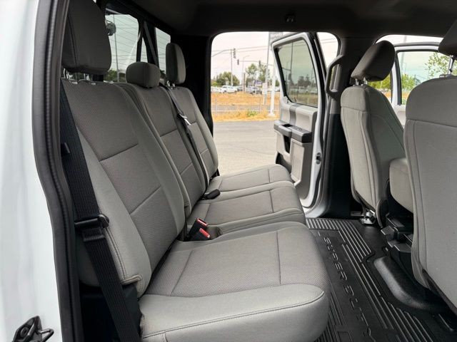 Ford Super Duty F-250 SRW Vehicle Full-screen Gallery Image 25