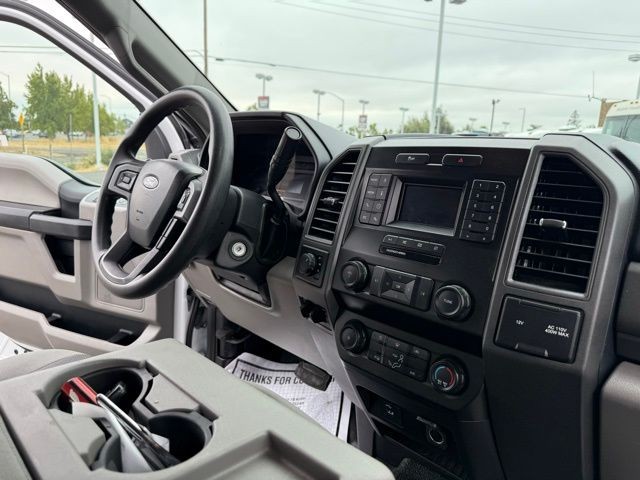 Ford Super Duty F-250 SRW Vehicle Full-screen Gallery Image 27