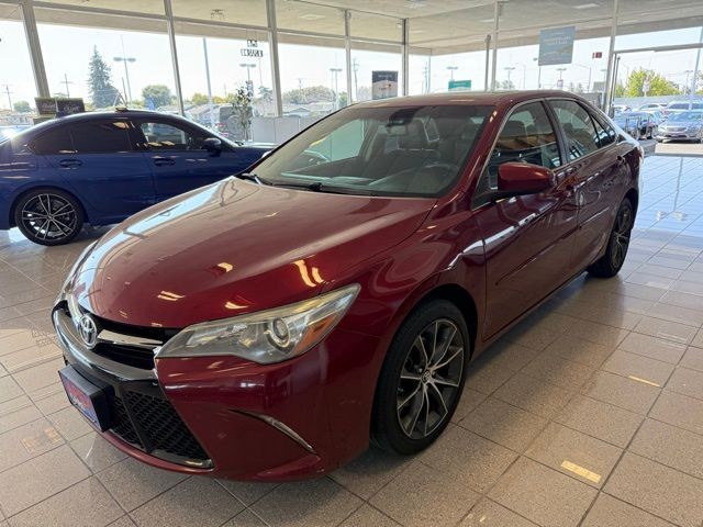 Toyota Camry Vehicle Full-screen Gallery Image 06