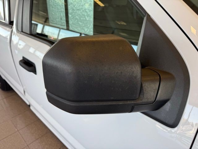 Ford F-150 Vehicle Full-screen Gallery Image 11