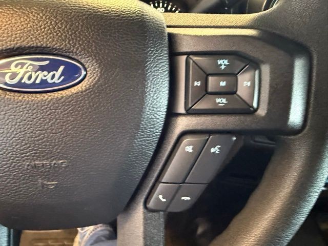 Ford F-150 Vehicle Full-screen Gallery Image 16