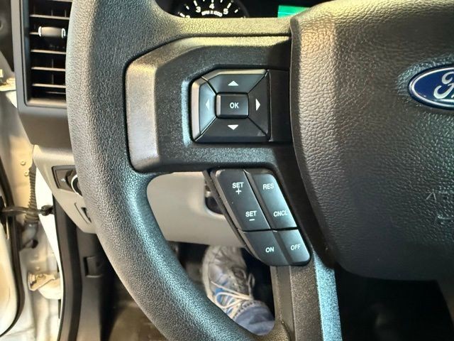 Ford F-150 Vehicle Full-screen Gallery Image 17