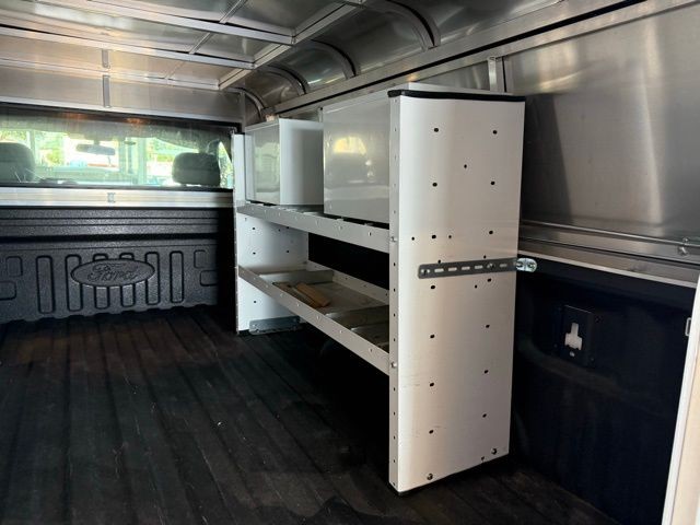 Ford F-150 Vehicle Full-screen Gallery Image 23