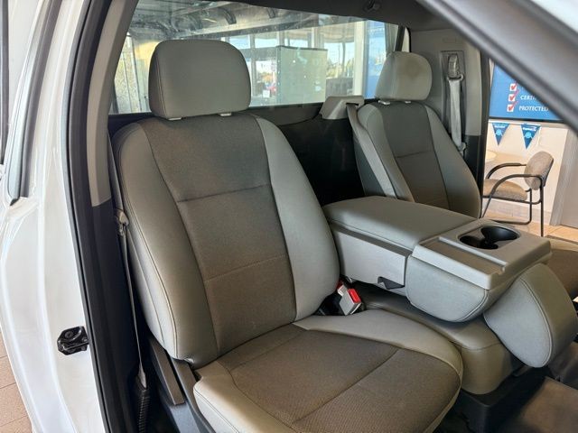 Ford F-150 Vehicle Full-screen Gallery Image 27