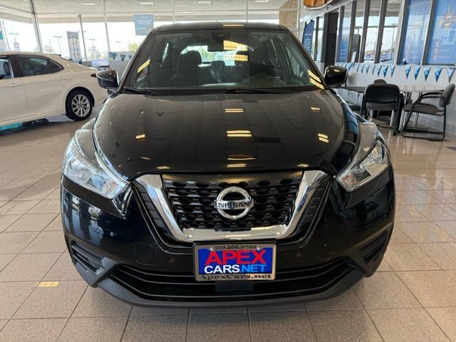 Nissan Kicks Vehicle Full-screen Gallery Image 07