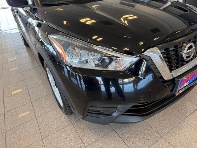 Nissan Kicks Vehicle Full-screen Gallery Image 08