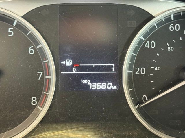 Nissan Kicks Vehicle Full-screen Gallery Image 12