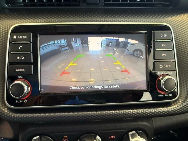 Nissan Kicks Vehicle Full-screen Gallery Image 14