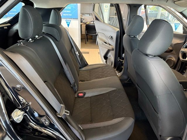 Nissan Kicks Vehicle Full-screen Gallery Image 24