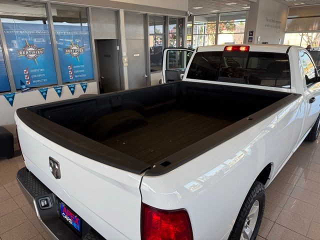 Ram 1500 Classic Vehicle Full-screen Gallery Image 21