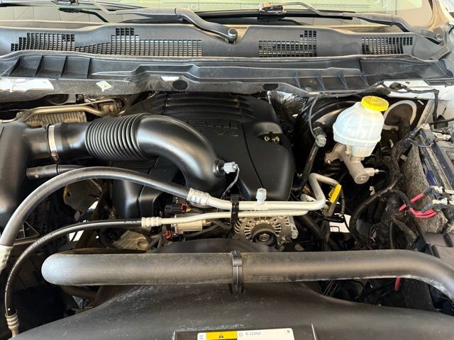 Ram 1500 Classic Vehicle Full-screen Gallery Image 25