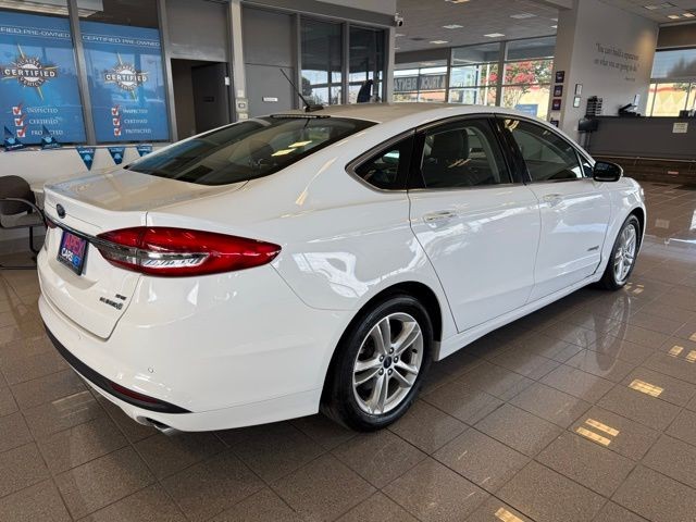 Ford Fusion Hybrid Vehicle Full-screen Gallery Image 03