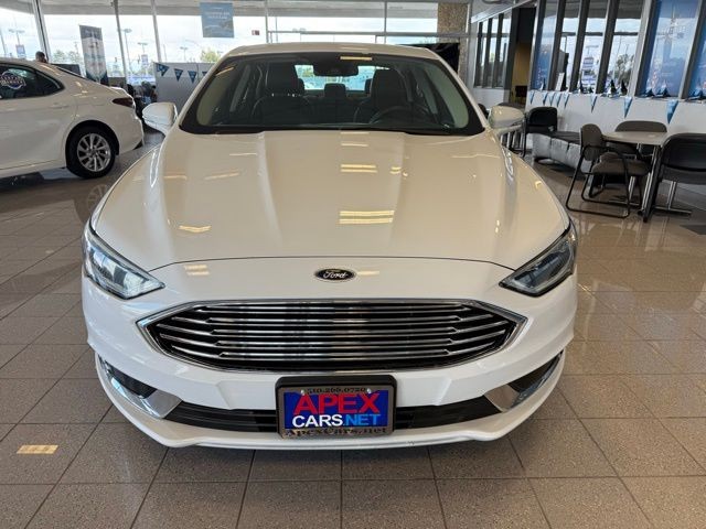 Ford Fusion Hybrid Vehicle Full-screen Gallery Image 07