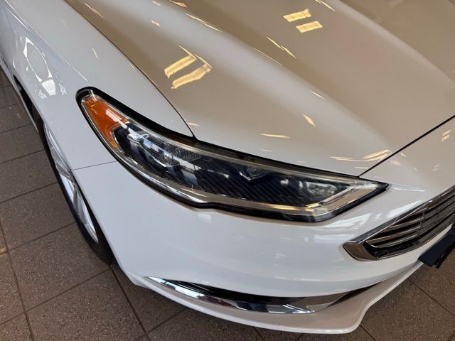 Ford Fusion Hybrid Vehicle Full-screen Gallery Image 09