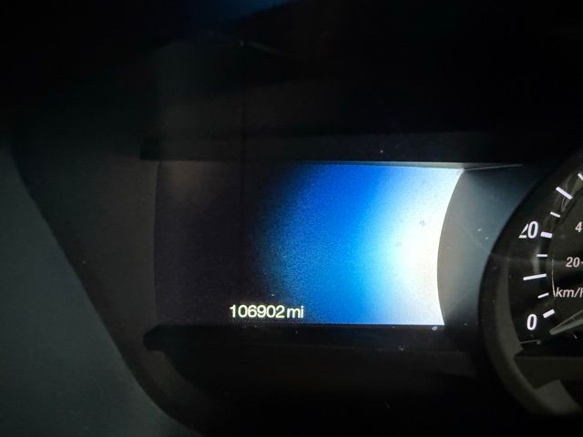 Ford Fusion Hybrid Vehicle Full-screen Gallery Image 11