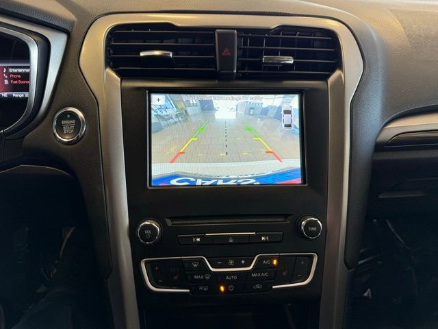 Ford Fusion Hybrid Vehicle Full-screen Gallery Image 14