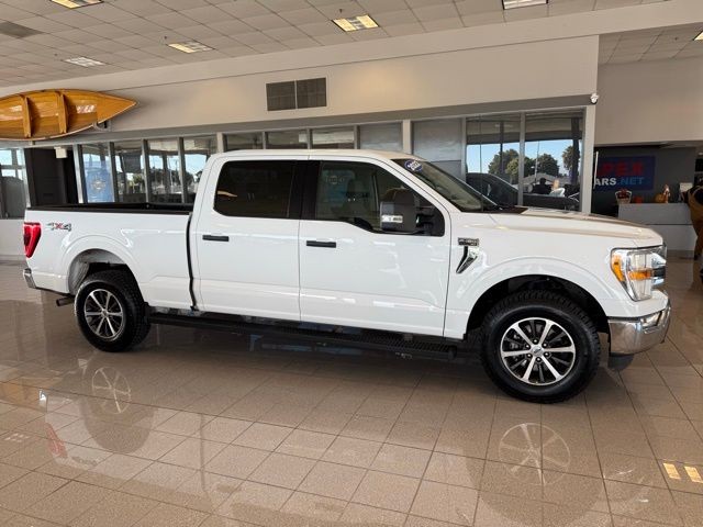 Ford F-150 Vehicle Full-screen Gallery Image 02