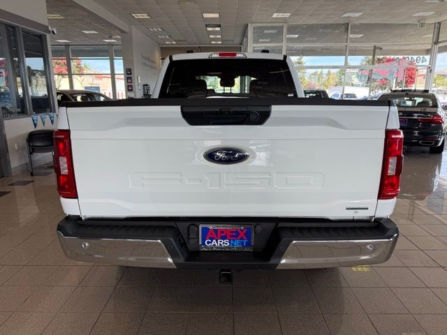 Ford F-150 Vehicle Full-screen Gallery Image 04