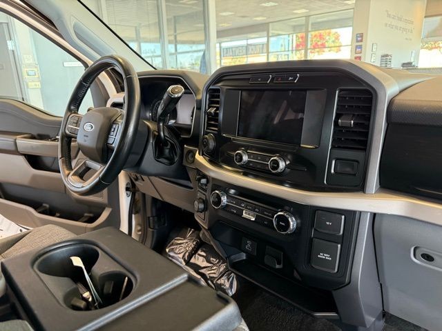 Ford F-150 Vehicle Full-screen Gallery Image 27