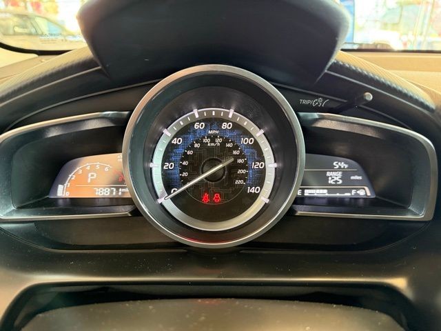 Toyota Yaris iA Vehicle Full-screen Gallery Image 12