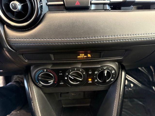 Toyota Yaris iA Vehicle Full-screen Gallery Image 14