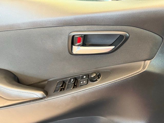 Toyota Yaris iA Vehicle Full-screen Gallery Image 18