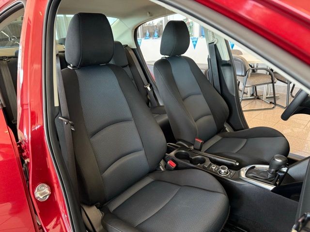 Toyota Yaris iA Vehicle Full-screen Gallery Image 23