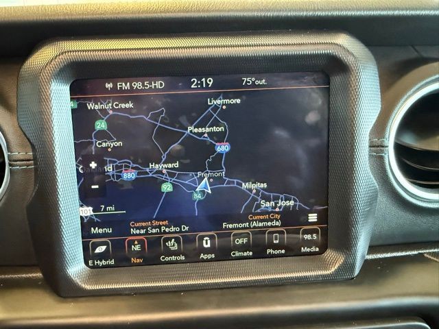 Jeep Wrangler 4xe Vehicle Full-screen Gallery Image 15