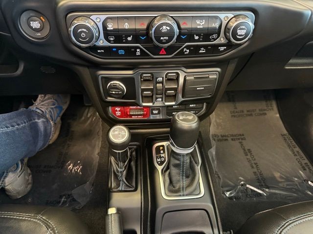 Jeep Wrangler 4xe Vehicle Full-screen Gallery Image 16