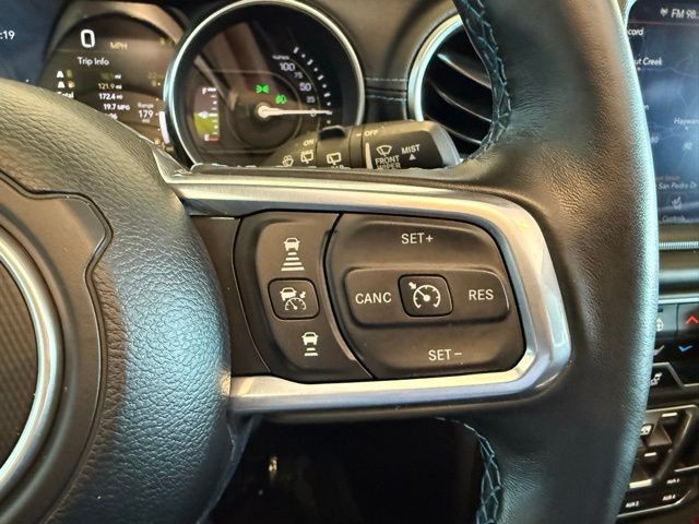 Jeep Wrangler 4xe Vehicle Full-screen Gallery Image 17