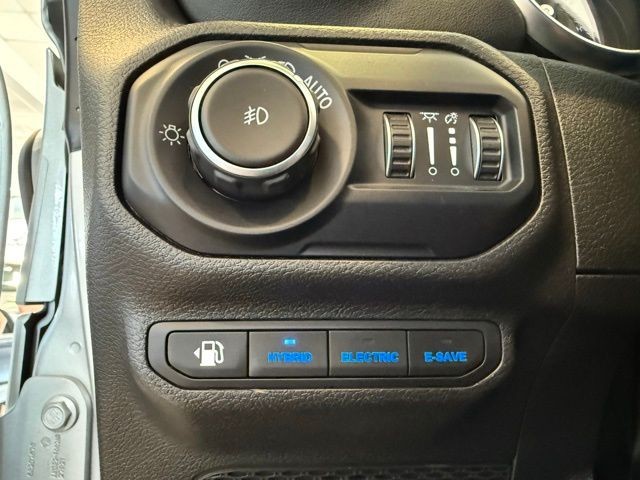 Jeep Wrangler 4xe Vehicle Full-screen Gallery Image 19