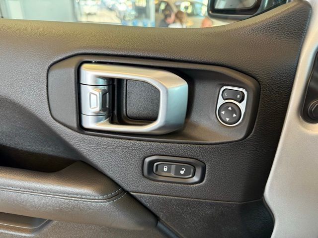 Jeep Wrangler 4xe Vehicle Full-screen Gallery Image 20