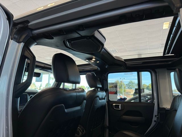 Jeep Wrangler 4xe Vehicle Full-screen Gallery Image 23