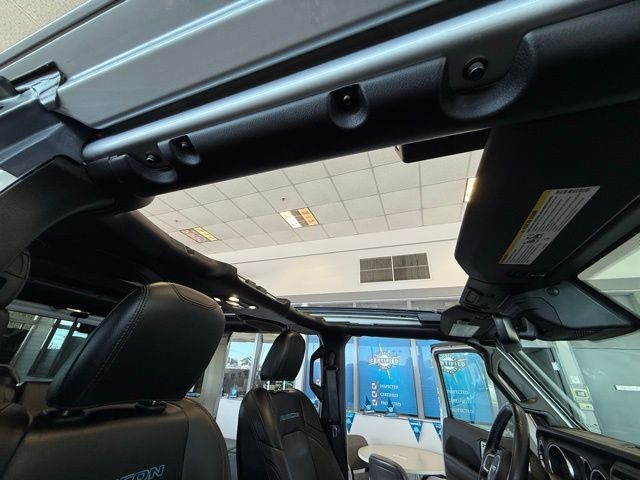 Jeep Wrangler 4xe Vehicle Full-screen Gallery Image 29